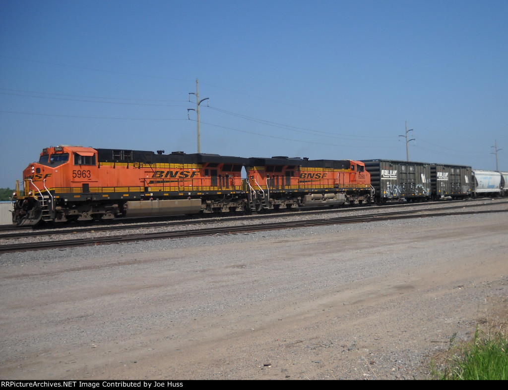 BNSF 5963 East